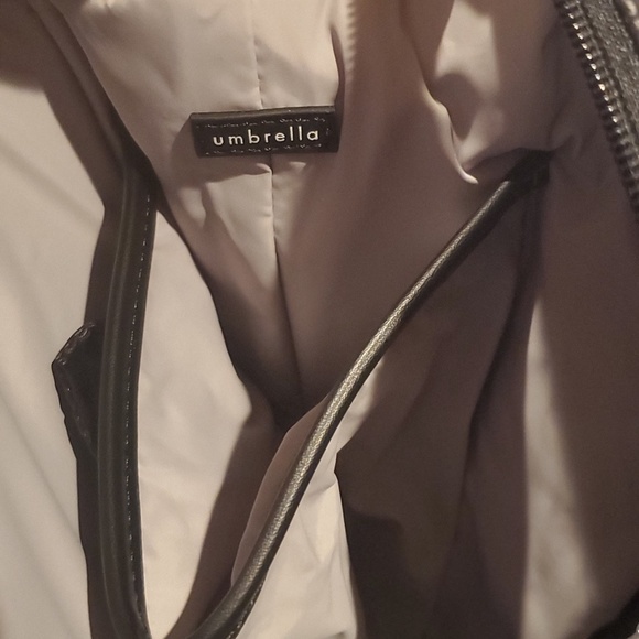 NWT Athleta Cumulus Bag Caraa last one available!! - Picture 5 of 8